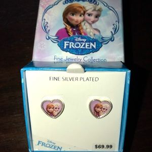 Disney frozen Elsa & Anna earrings